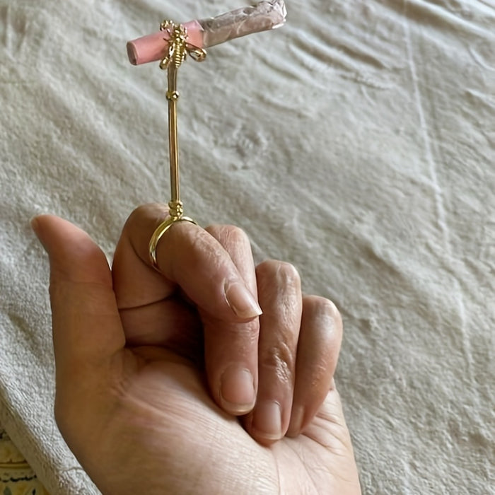 1pc, Golden Bee Cigarette Holder, Elegant Cigarette Holder Ring Rack, Cigarette Finger Clip Ring Holder, Gift For Smoker, Smoking Accessories